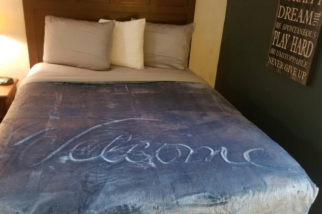 Osu 2 Queen Beds Hotel Room 117 Wi-Fi Стилуотер Экстерьер фото